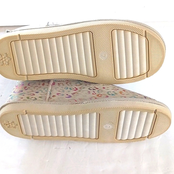 NWT Cute Girl's Cozy Multi-Color Faux Suede Boots Size 7 - Picture 5 of 15